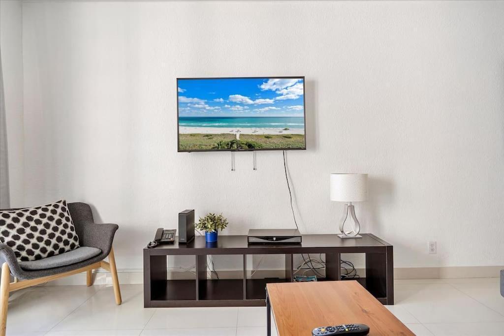 Beachfront 2 Bedroom At Tides Hollywood 8Th Floor المظهر الخارجي الصورة