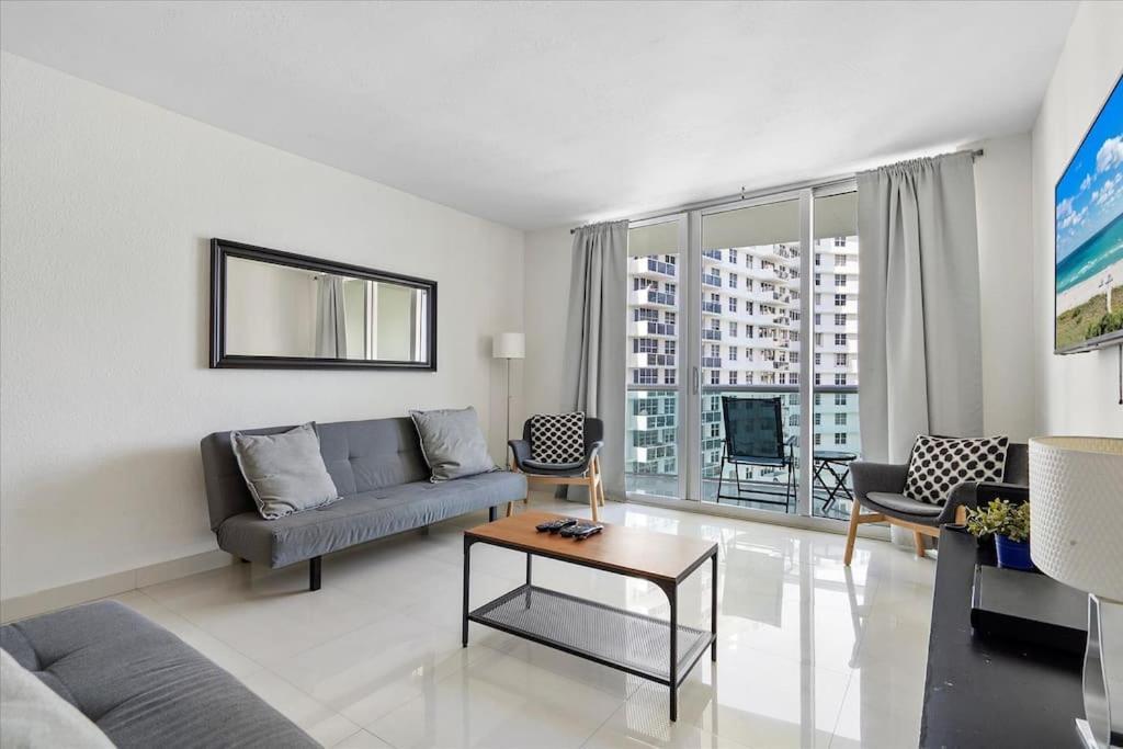 Beachfront 2 Bedroom At Tides Hollywood 8Th Floor المظهر الخارجي الصورة