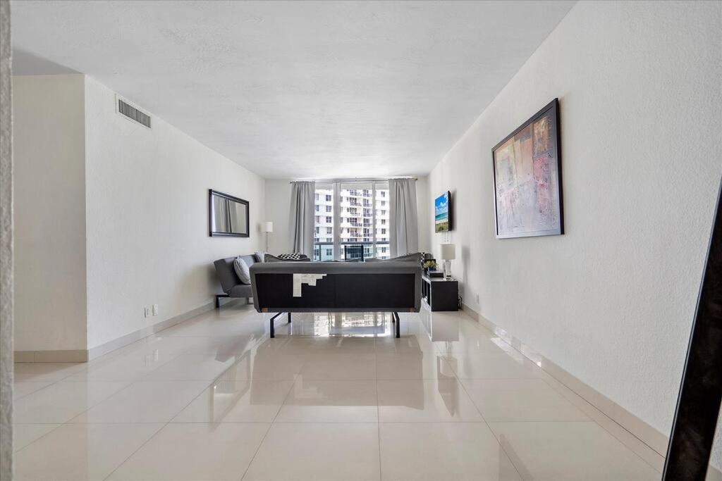 Beachfront 2 Bedroom At Tides Hollywood 8Th Floor المظهر الخارجي الصورة