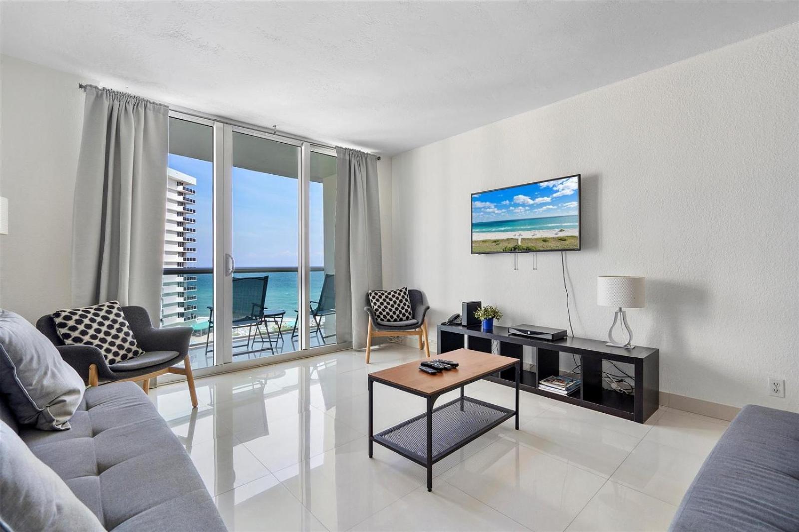 Beachfront 2 Bedroom At Tides Hollywood 8Th Floor المظهر الخارجي الصورة